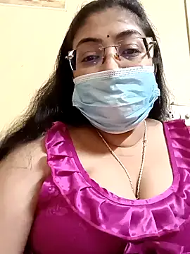 Snapshot of LAVERNIYA_ chatting on February 16, 2025, 12:10 pm LAVERNIYA online show from February 16, 2025, 12:10 pm