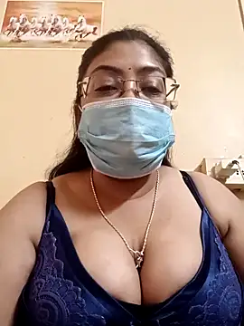 Snapshot of LAVERNIYA_ chatting on March 7, 2025, 5:08 am LAVERNIYA online show from March 7, 2025, 5:08 am