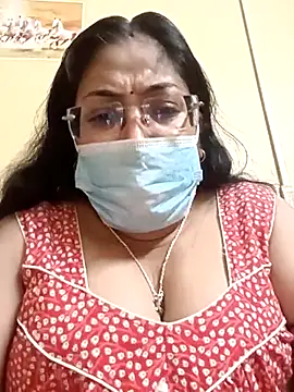 Snapshot of LAVERNIYA_ chatting on March 9, 2025, 12:31 pm LAVERNIYA online show from March 9, 2025, 12:31 pm