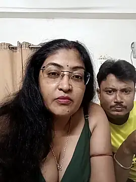 Snapshot of LAVERNIYA_ chatting on September 18, 2025, 11:45 am LAVERNIYA online show from September 18, 2025, 11:45 am