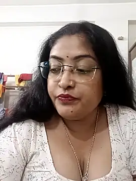 Snapshot of LAVERNIYA_ chatting on September 23, 2025, 10:18 am LAVERNIYA online show from September 23, 2025, 10:18 am