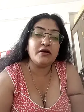 Snapshot of LAVERNIYA_ chatting on September 24, 2025, 12:30 pm LAVERNIYA online show from September 24, 2025, 12:30 pm