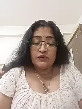 Snapshot of LAVERNIYA_ chatting on October 24, 2025, 11:50 am LAVERNIYA online show from October 24, 2025, 11:50 am