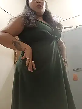 Snapshot of LAVERNIYA_ chatting on November 29, 2025, 12:52 pm LAVERNIYA online show from November 29, 2025, 12:52 pm