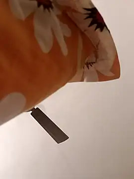 Snapshot of LAVERNIYA_ chatting on November 30, 2025, 1:15 pm LAVERNIYA online show from November 30, 2025, 1:15 pm