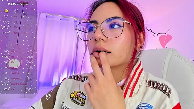 sophiecherry  online show from December 5, 2024, 9:17 pm