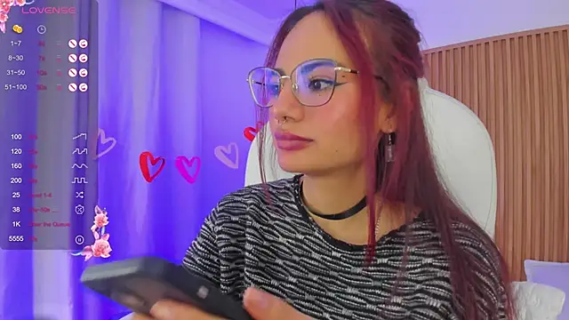 sophiecherry  online show from February 17, 2025, 7:37 am