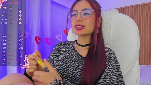 sophiecherry  online show from February 17, 2025, 10:40 am