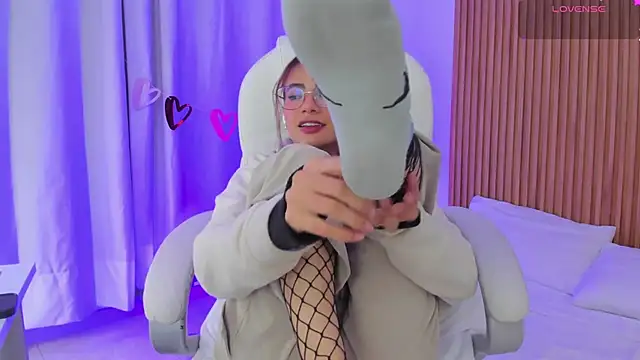 sophiecherry  online show from March 7, 2025, 5:51 am