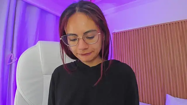 sophiecherry  online show from March 15, 2025, 9:19 am