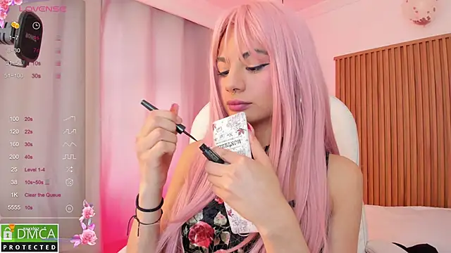 sophiecherry  online show from October 16, 2025, 9:05 pm