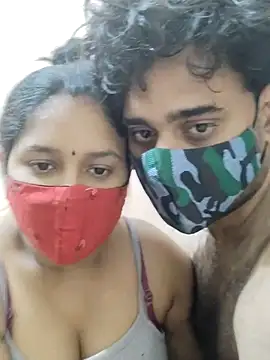 Snapshot of IND_COUPLE1 chatting on December 20, 2024, 4:57 pm IND COUPLE1 online show from December 20, 2024, 4:57 pm