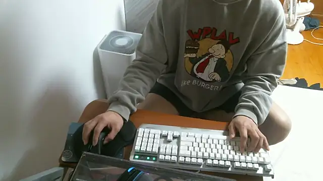 Snapshot of Stellan_0412 chatting on February 10, 2026, 4:16 am Stellan 0412 online show from February 10, 2026, 4:16 am