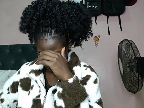 TrishaKalid online show from January 30, 2025, 9:36 pm