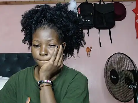 TrishaKalid online show from January 31, 2025, 8:43 am