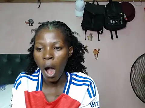 TrishaKalid online show from February 4, 2025, 8:17 pm