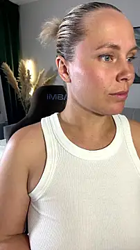 Snapshot of Charming_Daphny chatting on July 16, 2026, 11:05 am Charming Daphny online show from July 16, 2026, 11:05 am