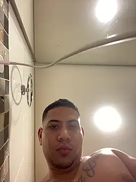 Snapshot of Juanes432 chatting on February 15, 2026, 5:59 am Juanes432 online show from February 15, 2026, 5:59 am