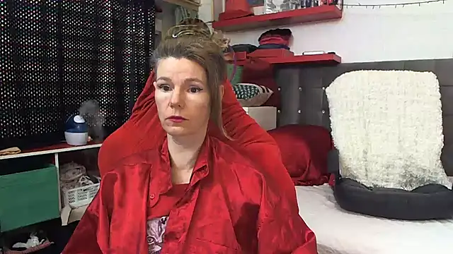 Snapshot of kellyterapy chatting on February 12, 2025, 10:37 pm kellyterapy online show from February 12, 2025, 10:37 pm