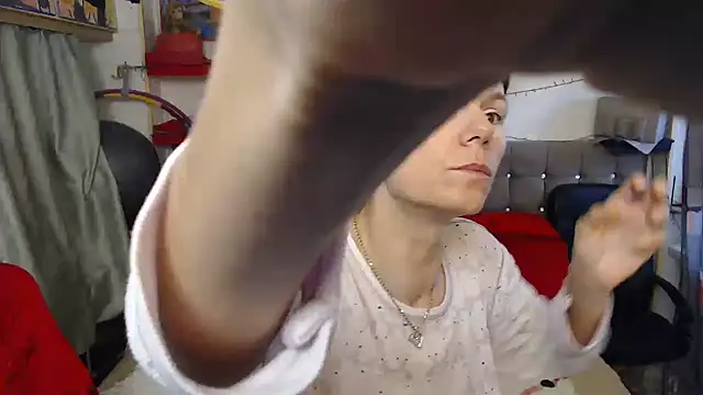 Snapshot of kellyterapy chatting on October 12, 2025, 12:48 pm kellyterapy online show from October 12, 2025, 12:48 pm