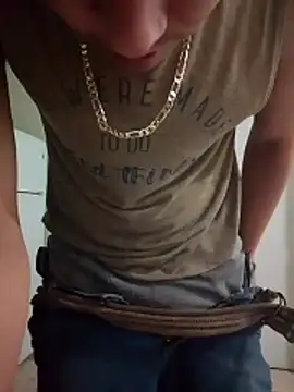 Alonsomadeira online show from March 10, 2026, 5:45 am