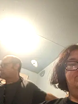 Snapshot of mcv131985 chatting on December 28, 2024, 3:47 am mcv131985 online show from December 28, 2024, 3:47 am