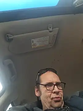 Snapshot of mcv131985 chatting on December 28, 2024, 9:51 pm mcv131985 online show from December 28, 2024, 9:51 pm