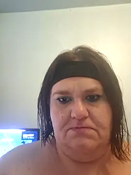 Snapshot of mcv131985 chatting on December 29, 2024, 10:57 pm mcv131985 online show from December 29, 2024, 10:57 pm