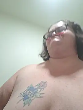 Snapshot of mcv131985 chatting on December 31, 2024, 7:20 am mcv131985 online show from December 31, 2024, 7:20 am