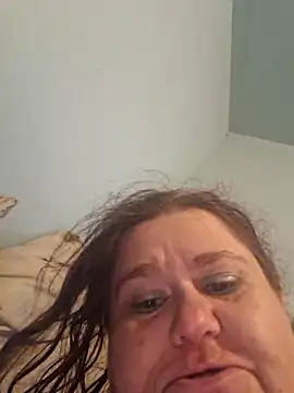 Snapshot of mcv131985 chatting on February 4, 2025, 7:29 am mcv131985 online show from February 4, 2025, 7:29 am