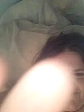 Snapshot of mcv131985 chatting on February 7, 2025, 3:08 pm mcv131985 online show from February 7, 2025, 3:08 pm