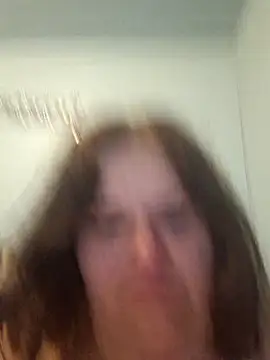 Snapshot of mcv131985 chatting on February 10, 2025, 12:19 am mcv131985 online show from February 10, 2025, 12:19 am