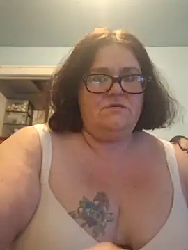 Snapshot of mcv131985 chatting on February 11, 2025, 12:27 pm mcv131985 online show from February 11, 2025, 12:27 pm