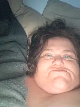 Snapshot of mcv131985 chatting on February 16, 2025, 12:19 am mcv131985 online show from February 16, 2025, 12:19 am