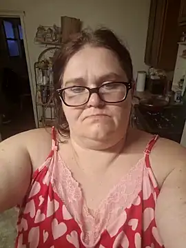 Snapshot of mcv131985 chatting on February 17, 2025, 12:21 am mcv131985 online show from February 17, 2025, 12:21 am