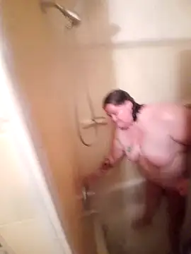 Snapshot of mcv131985 chatting on March 4, 2025, 11:08 am mcv131985 online show from March 4, 2025, 11:08 am