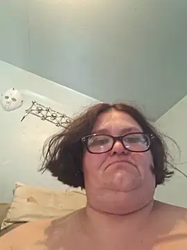 Snapshot of mcv131985 chatting on March 8, 2025, 7:53 pm mcv131985 online show from March 8, 2025, 7:53 pm