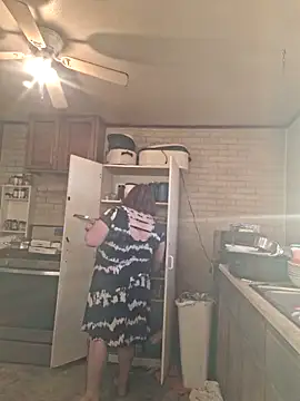 Snapshot of mcv131985 chatting on February 2, 2026, 11:47 pm mcv131985 online show from February 2, 2026, 11:47 pm