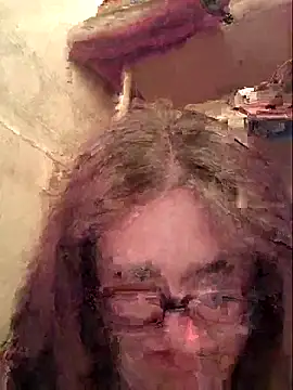 Snapshot of mcv131985 chatting on April 20, 2026, 4:37 am mcv131985 online show from April 20, 2026, 4:37 am