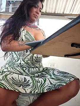 luisa16xxx online show from April 14, 2026, 10:05 pm