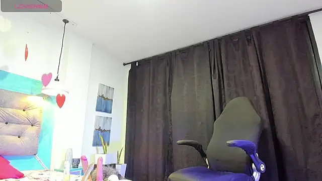 carofox89 online show from February 3, 2025, 10:47 am