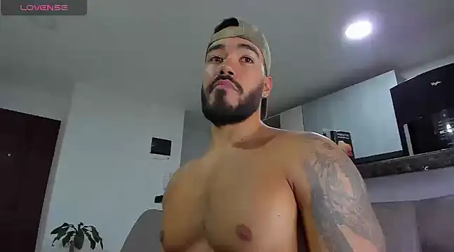 Alexander Martines online show from February 3, 2025, 2:14 am