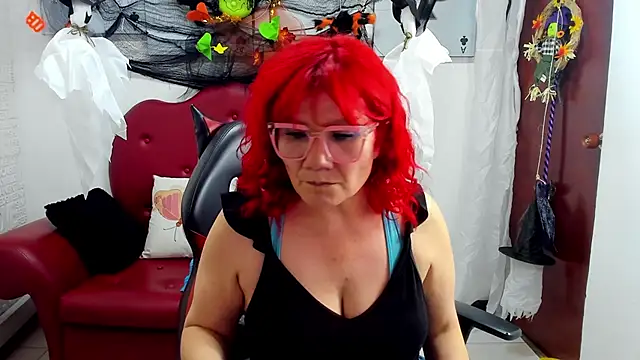 Snapshot of Salomeediaz_ chatting on October 21, 2025, 9:04 pm Salomeediaz online show from October 21, 2025, 9:04 pm