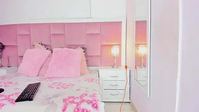 DaphneLloyd online show from December 26, 2024, 8:32 pm