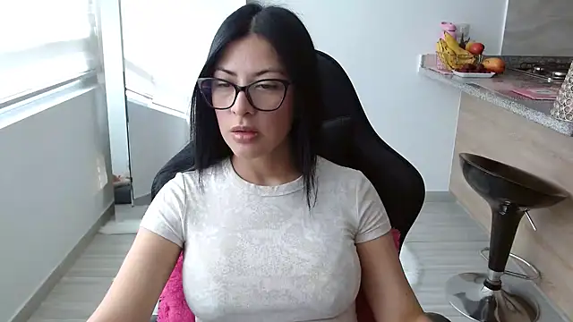 Snapshot of Charlotte_cute18 chatting on January 8, 2026, 4:31 pm Charlotte cute18 online show from January 8, 2026, 4:31 pm