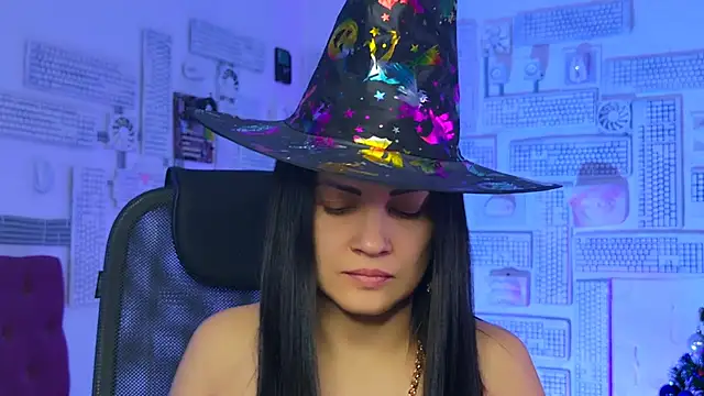 KarolinaRobinson online show from December 31, 2024, 2:47 pm