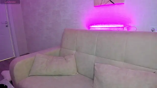 Stacey Brown online show from December 11, 2024, 4:49 am