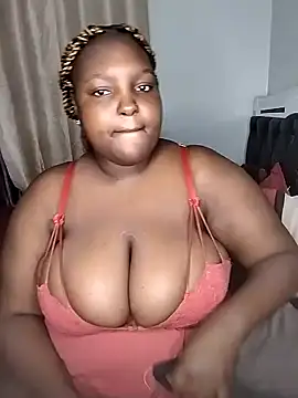 Snapshot of Bigboobylovers chatting on January 20, 2025, 2:22 am Bigboobylovers online show from January 20, 2025, 2:22 am