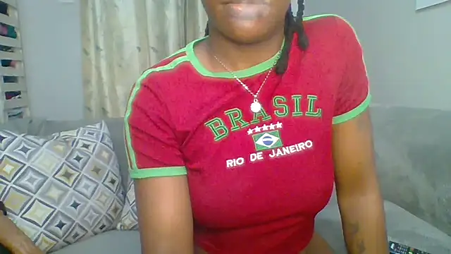 Snapshot of Petite_254 chatting on April 17, 2026, 10:29 am Petite 254 online show from April 17, 2026, 10:29 am