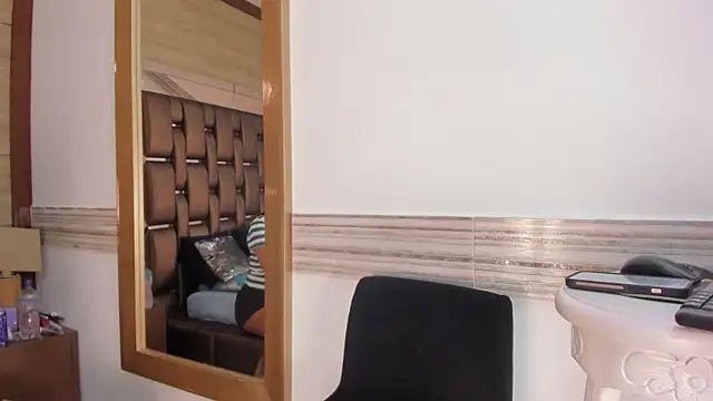 Sweets Hanna online show from March 28, 2026, 3:44 pm